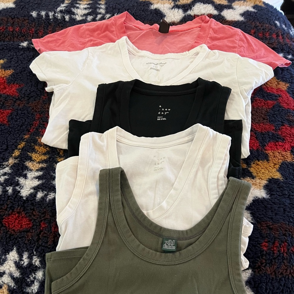Basic t-shirt and tank lot